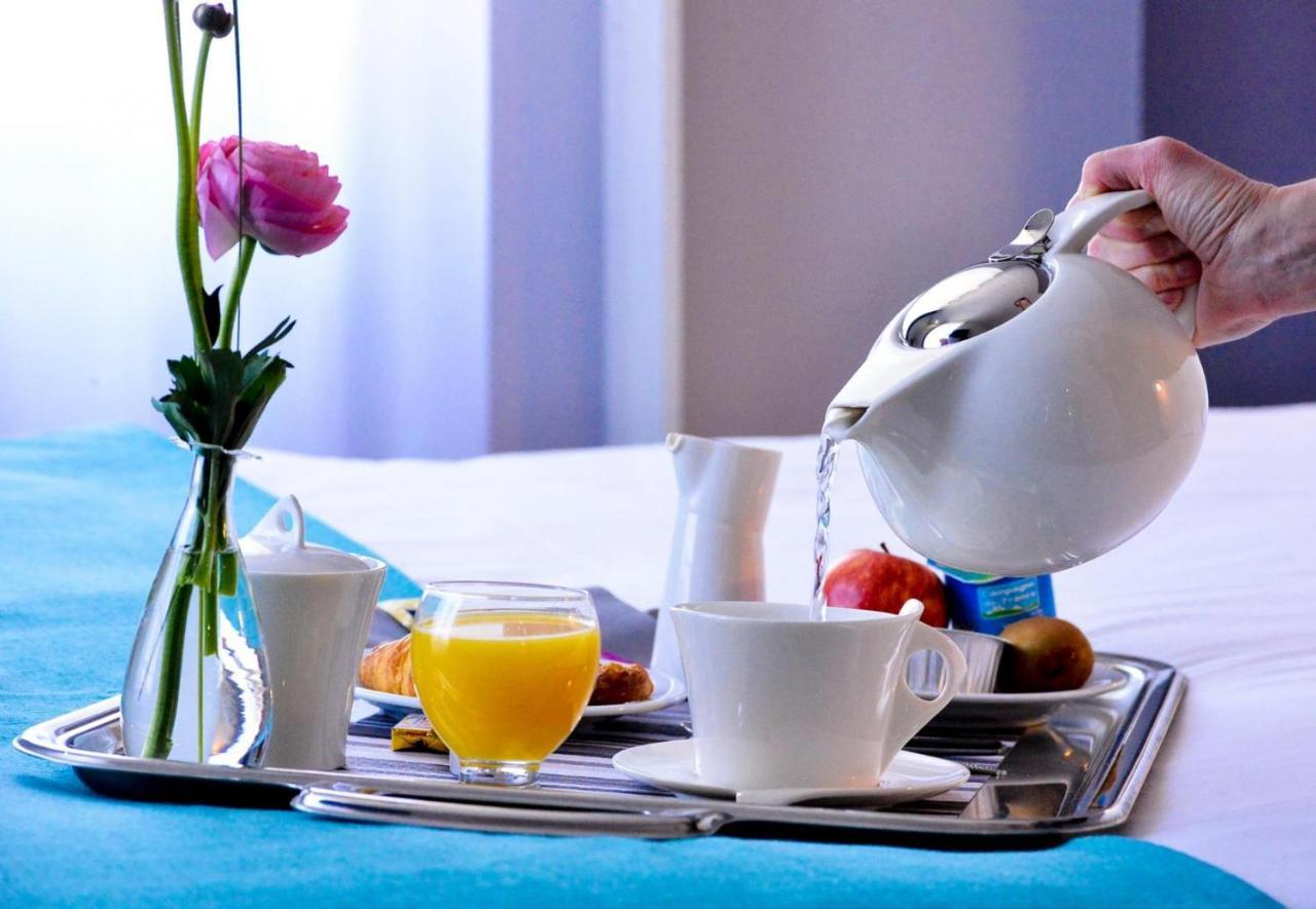 Hotel Le Comty Feurs Экстерьер фото