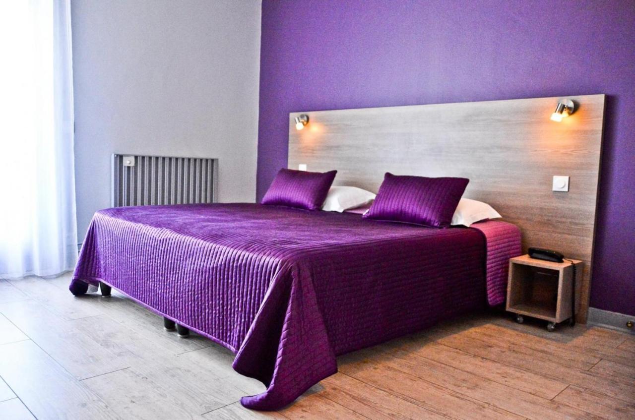 Hotel Le Comty Feurs Экстерьер фото