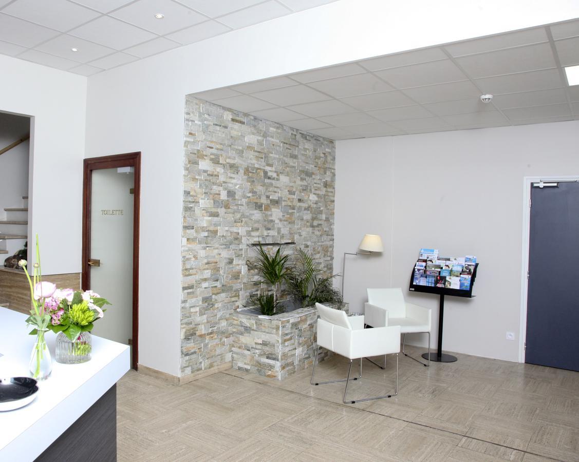 Hotel Le Comty Feurs Экстерьер фото
