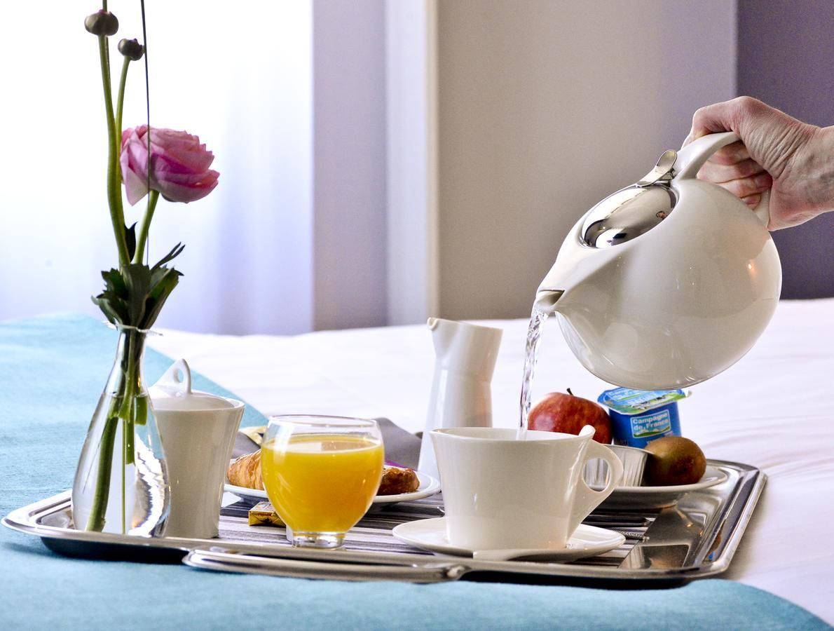 Hotel Le Comty Feurs Экстерьер фото
