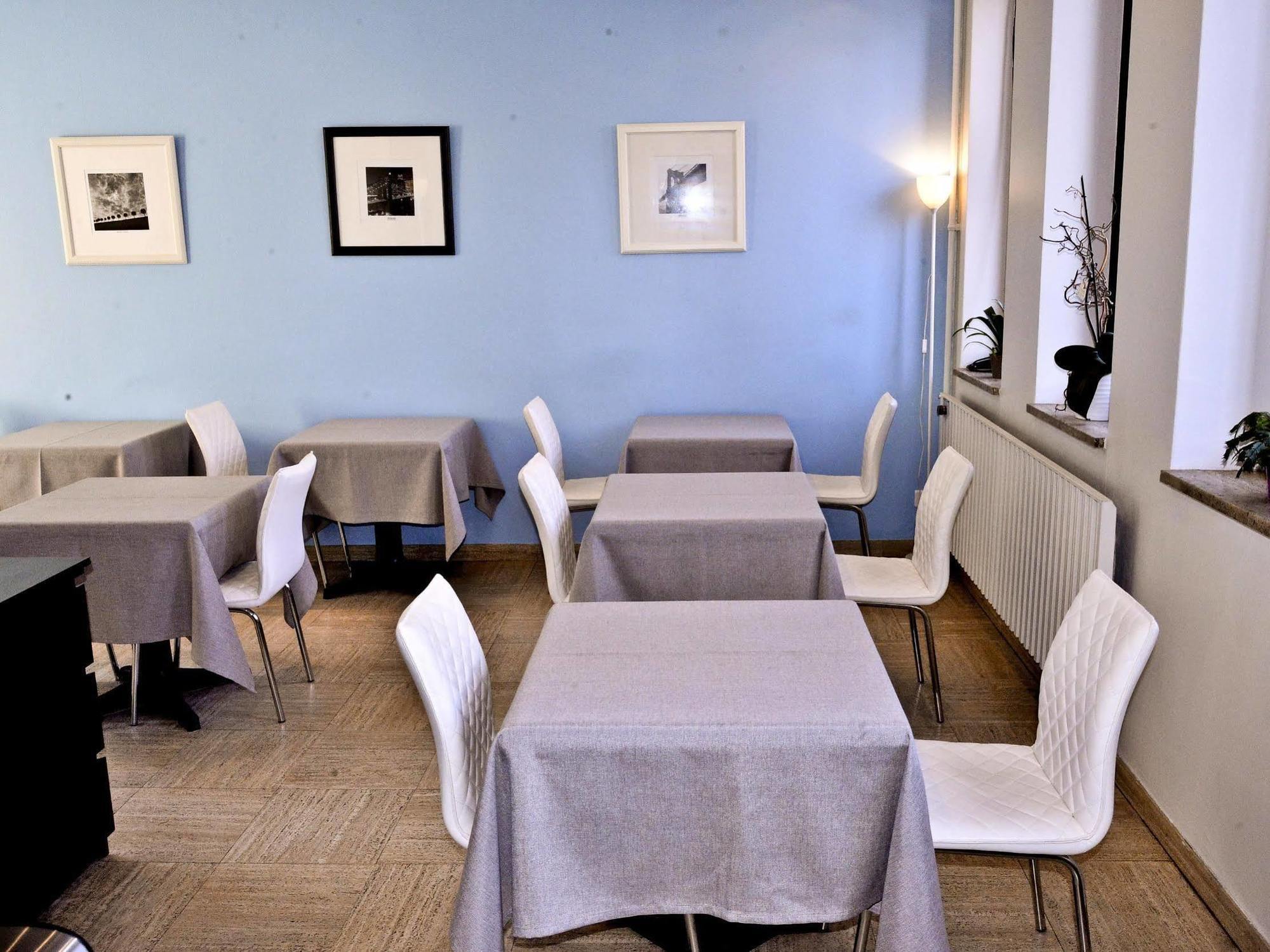 Hotel Le Comty Feurs Экстерьер фото